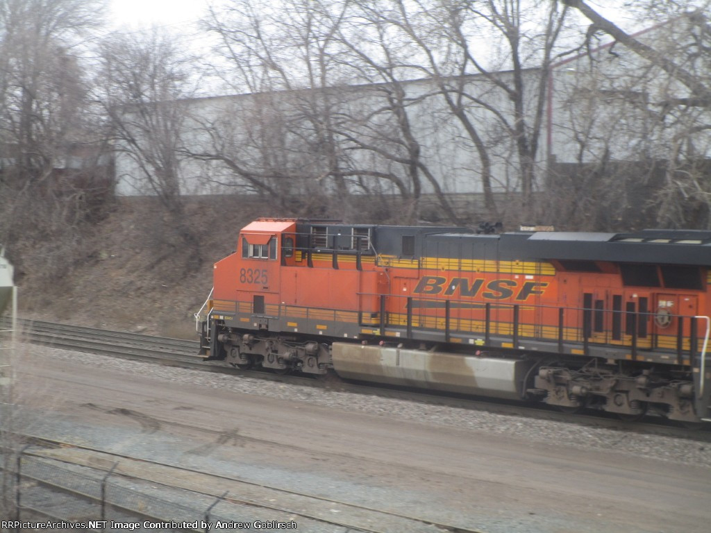 BNSF 8325